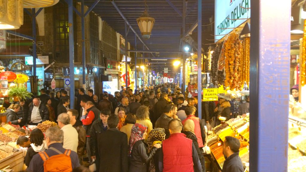 Egyptian Spice Market in Istanbul, Market Nosh